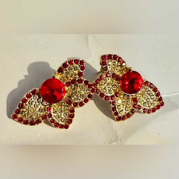 Jewelry - Gorgeous Earrings with Red and Clear Crystals